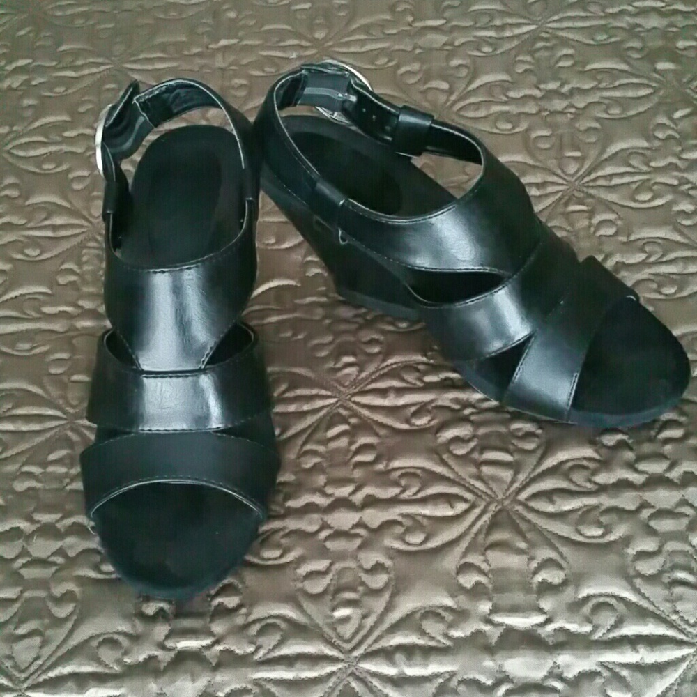 Black Sbicca wedges